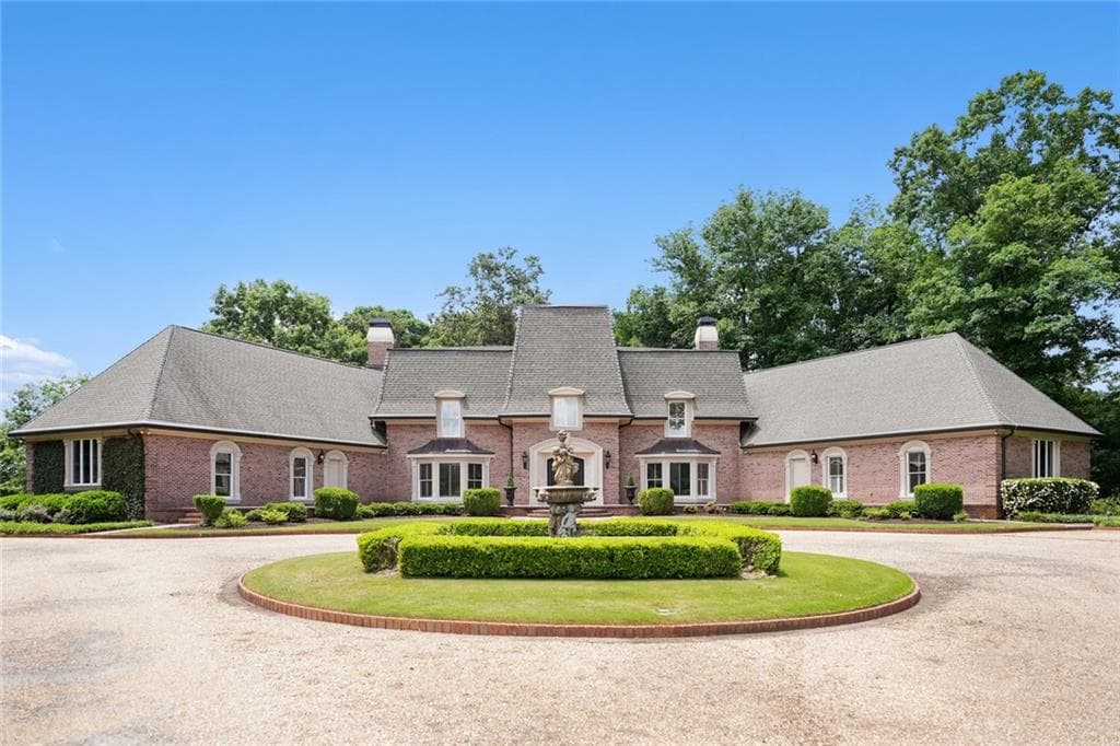 6 bedroom, 6 bathroom, 11,204 sq ft single family residence sold at 4527 Shiloh Ridge Trail, Snellville, GA 30039