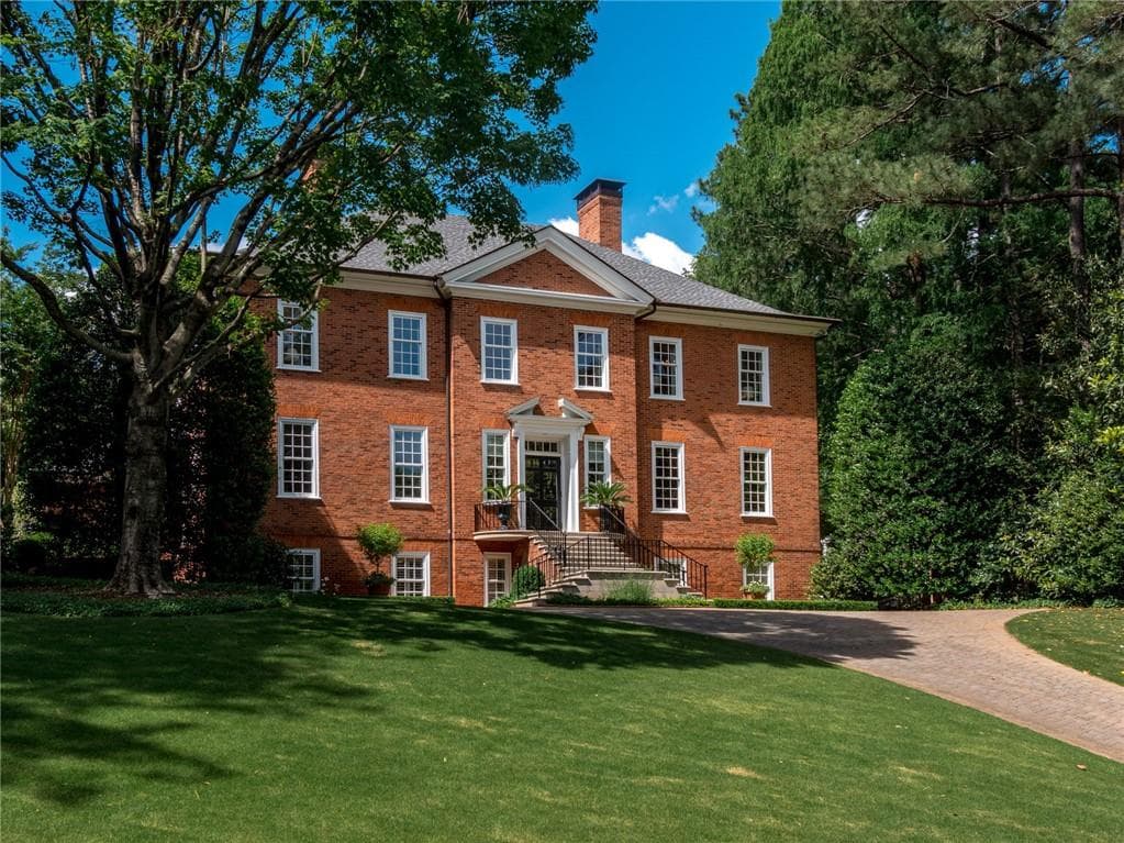 5 bedroom, 5 bathroom, 6,815 sq ft single family residence sold at 385 Glen Arden Place, Atlanta, GA 30305