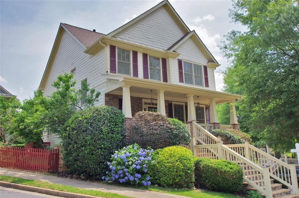 4 bedroom, 4 bathroom, 2,708 sq ft single family residence sold at 1641 Duncan Drive, Atlanta, GA 30318