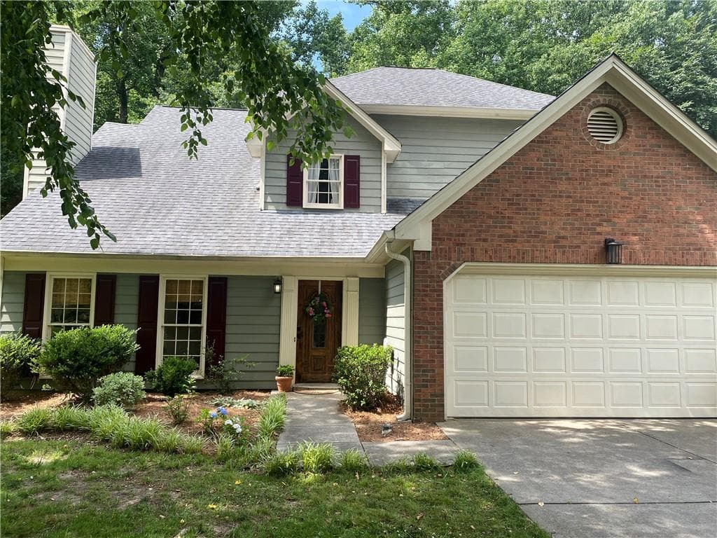 1995 N Creek Circle, Alpharetta, GA 30009 — most recent listing photo