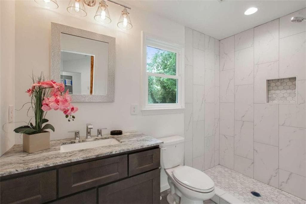 3 bedroom, 2 bathroom single family residence sold at 355 Laquita Drive, Atlanta, GA 30315