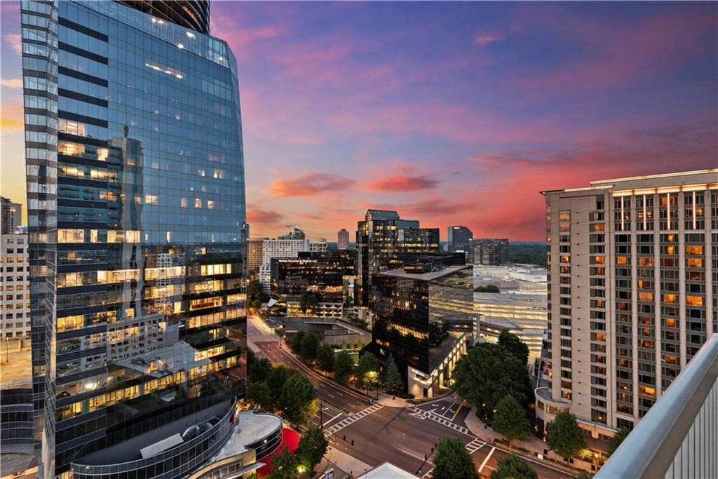 1 bedroom, 1 bathroom, 734 sq ft condominium sold at 3324 Peachtree Road 1813, Atlanta, GA 30326