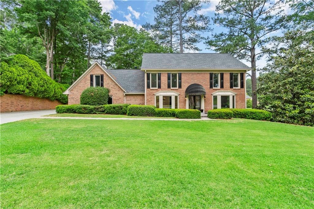 4 bedroom, 4 bathroom, 4,012 sq ft single family residence sold at 590 Oakhaven Drive, Roswell, GA 30075