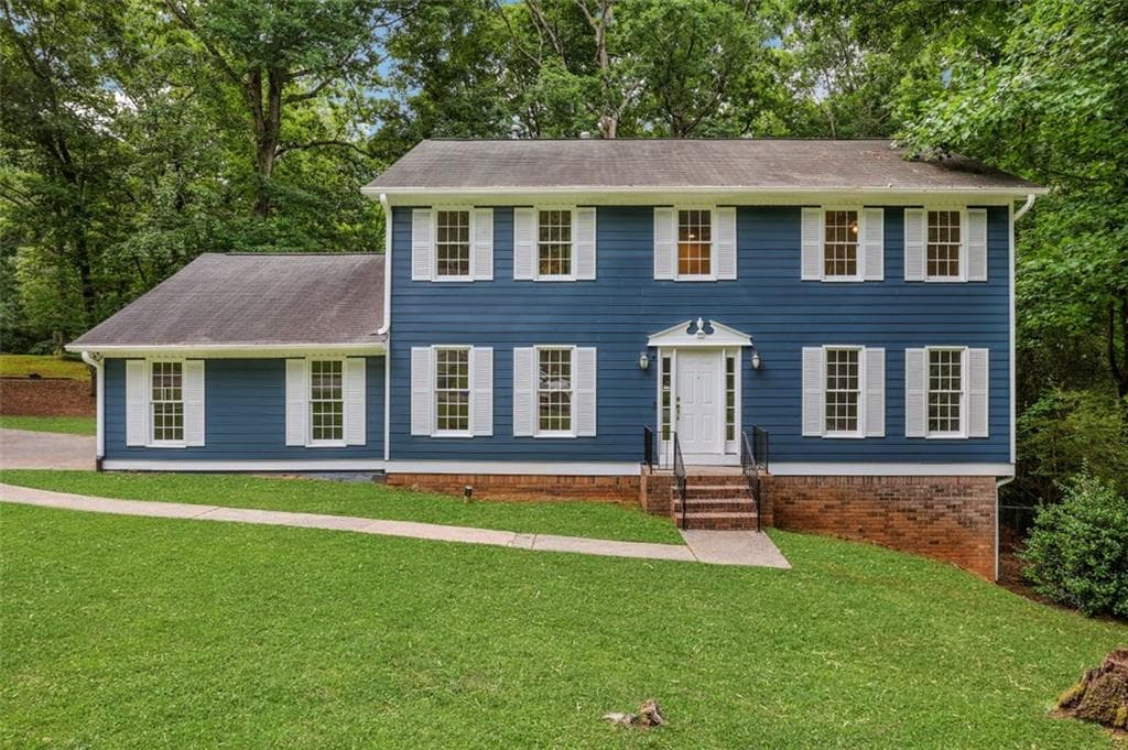 4 bedroom, 3 bathroom, 2,354 sq ft single family residence sold at 1742 Cedar Cliff Drive, Smyrna, GA 30080