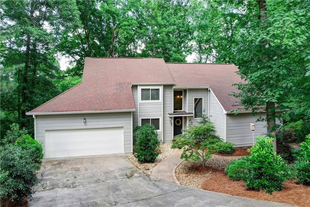 5 bedroom, 4 bathroom, 4,814 sq ft single family residence sold at 3462 Drayton Drive, Roswell, GA 30075