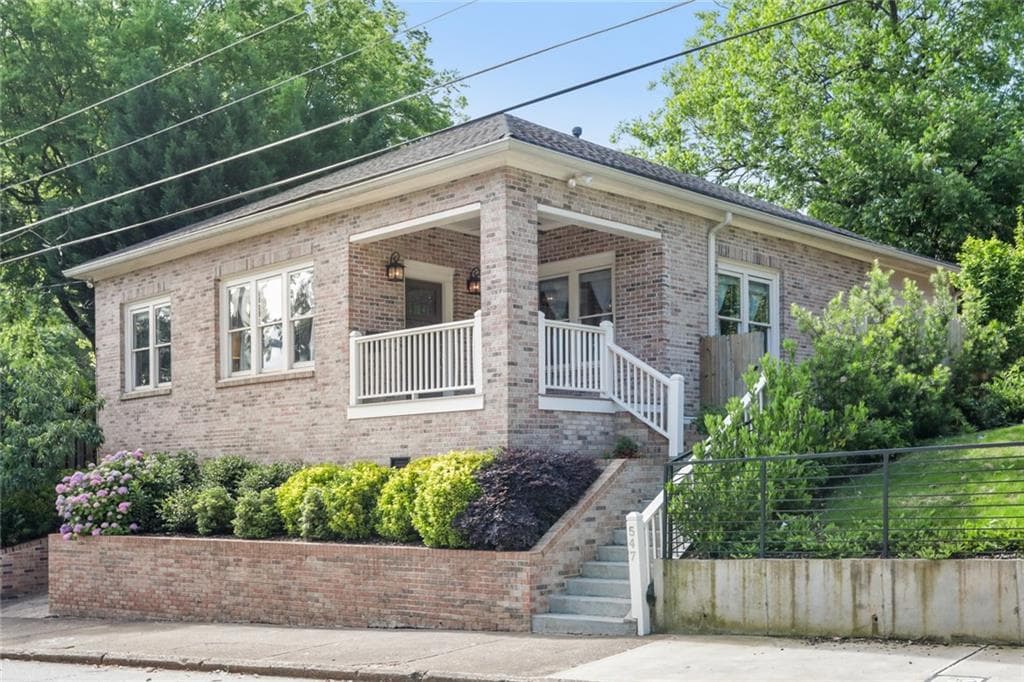 3 bedroom, 2 bathroom, 1,650 sq ft single family residence sold at 547 Morgan Street, Atlanta, GA 30308