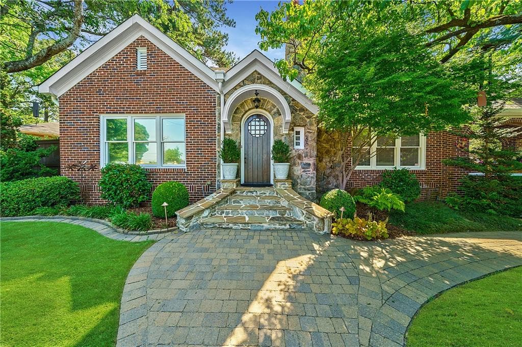 4 bedroom, 3 bathroom, 2,626 sq ft single family residence sold at 1575 Piedmont Avenue, Atlanta, GA 30324