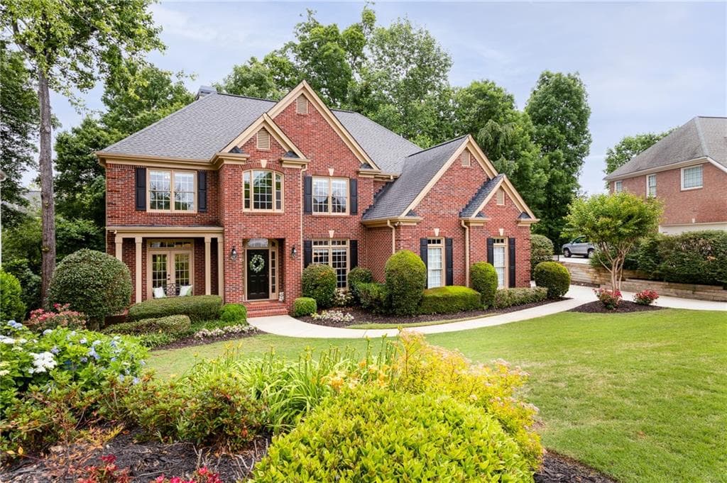5 bedroom, 5 bathroom, 3,452 sq ft single family residence sold at 645 Garden Wilde Place, Roswell, GA 30075