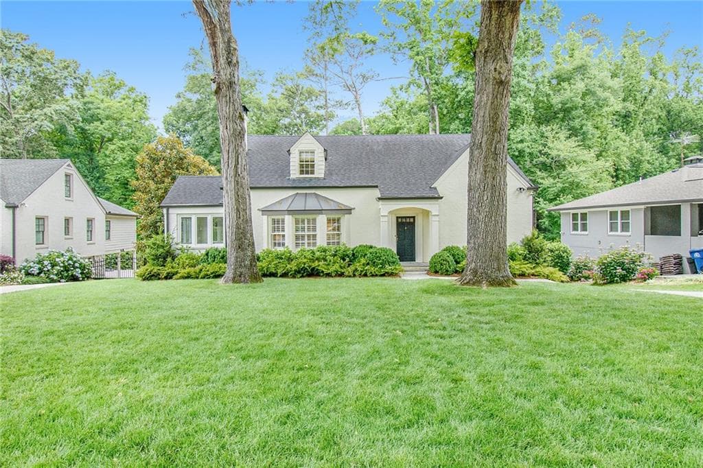 4 bedroom, 3 bathroom, 3,400 sq ft single family residence sold at 2654 Ellwood Drive, Atlanta, GA 30305