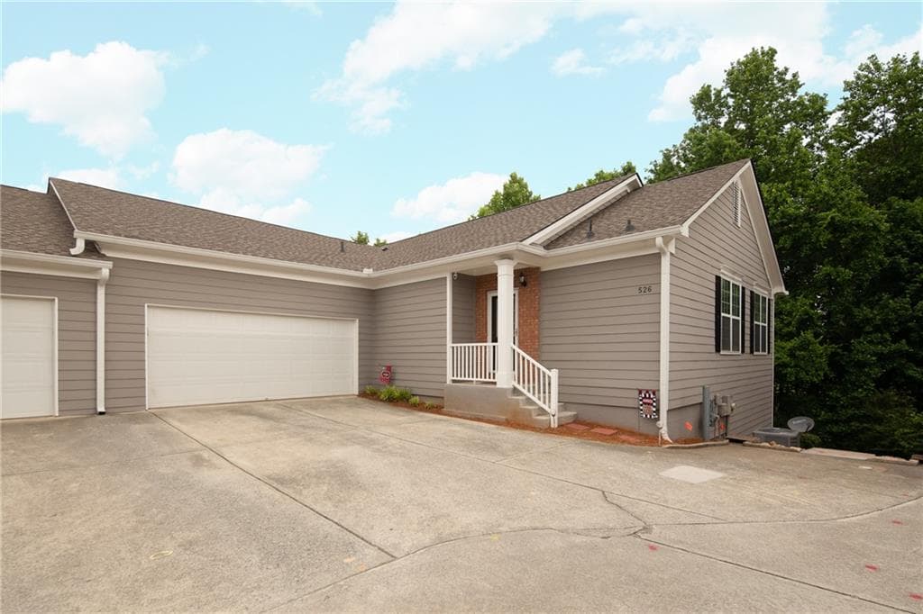 2 bedroom, 2 bathroom, 1,533 sq ft condominium sold at 526 Camry Circle, Dallas, GA 30157
