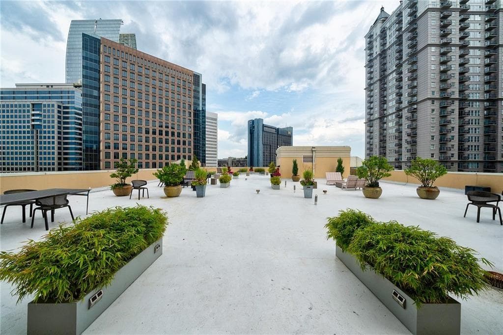2 bedroom, 2 bathroom, 1,161 sq ft condominium sold at 1101 Juniper Street 104, Atlanta, GA 30309