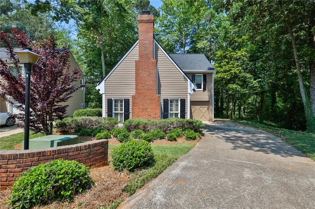 2 bedroom, 3 bathroom, 1,488 sq ft single family residence sold at 608 Roswell Green Lane, Roswell, GA 30075