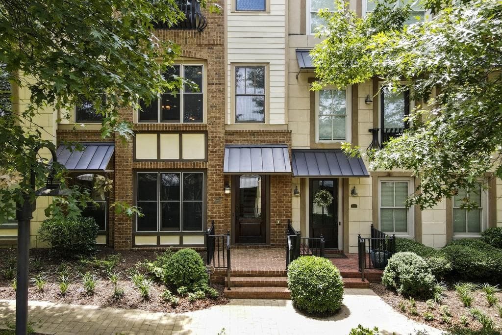 3 bedroom, 4 bathroom, 2,553 sq ft townhouse sold at 1229 Mecaslin Street 4, Atlanta, GA 30318