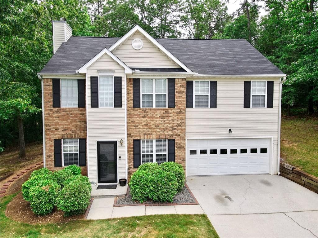 3 bedroom, 3 bathroom, 1,736 sq ft single family residence sold at 939 Park Place Drive, Loganville, GA 30052