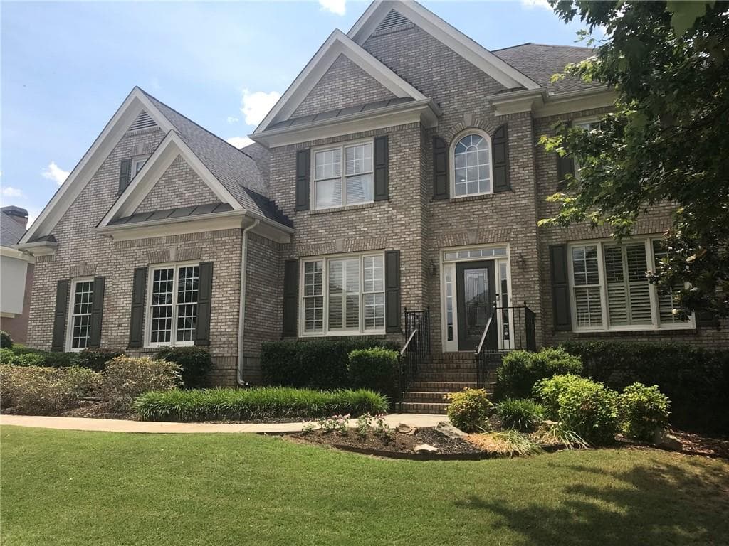 6 bedroom, 5 bathroom, 5,077 sq ft single family residence sold at 2827 Country House Lane, Buford, GA 30519