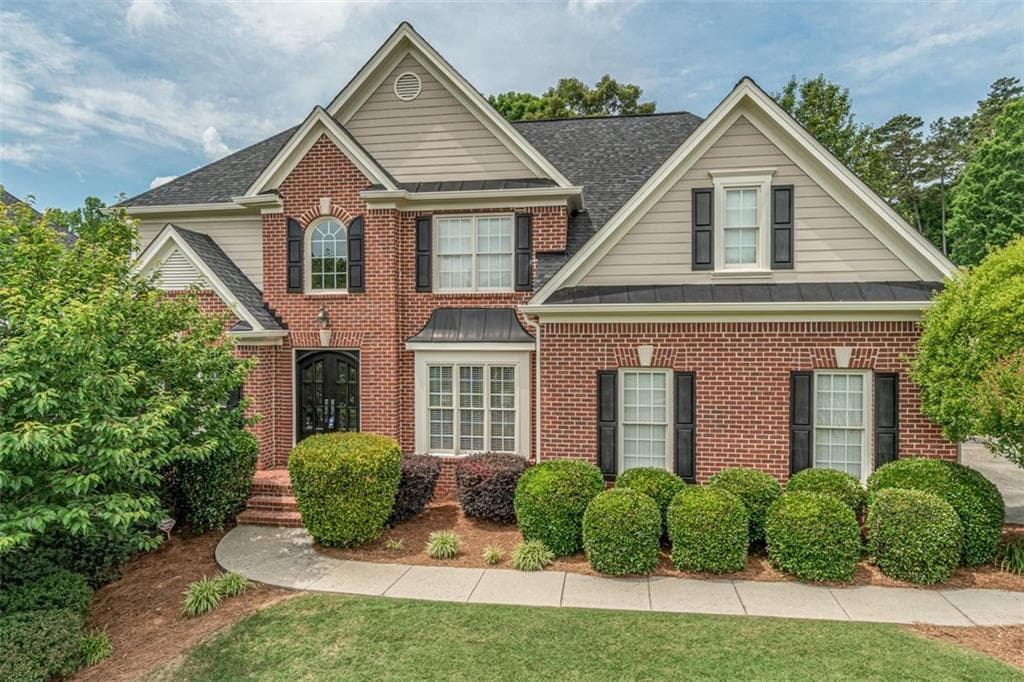 4 bedroom, 4 bathroom, 4,722 sq ft single family residence sold at 2710 Ivy Springs Court, Buford, GA 30519