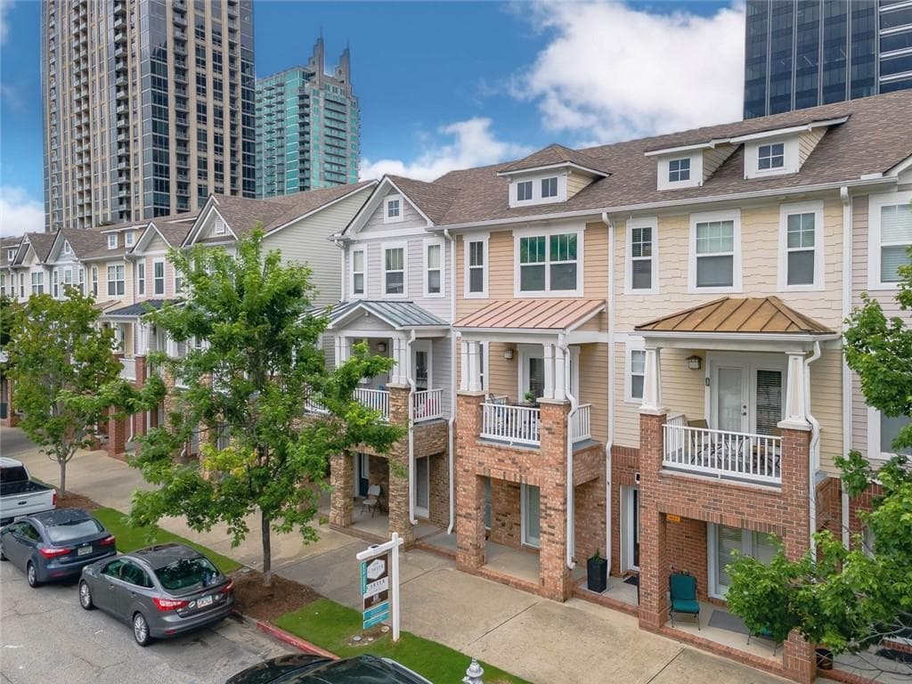 3 bedroom, 4 bathroom, 1,568 sq ft townhouse sold at 213 16th Street 8, Atlanta, GA 30363