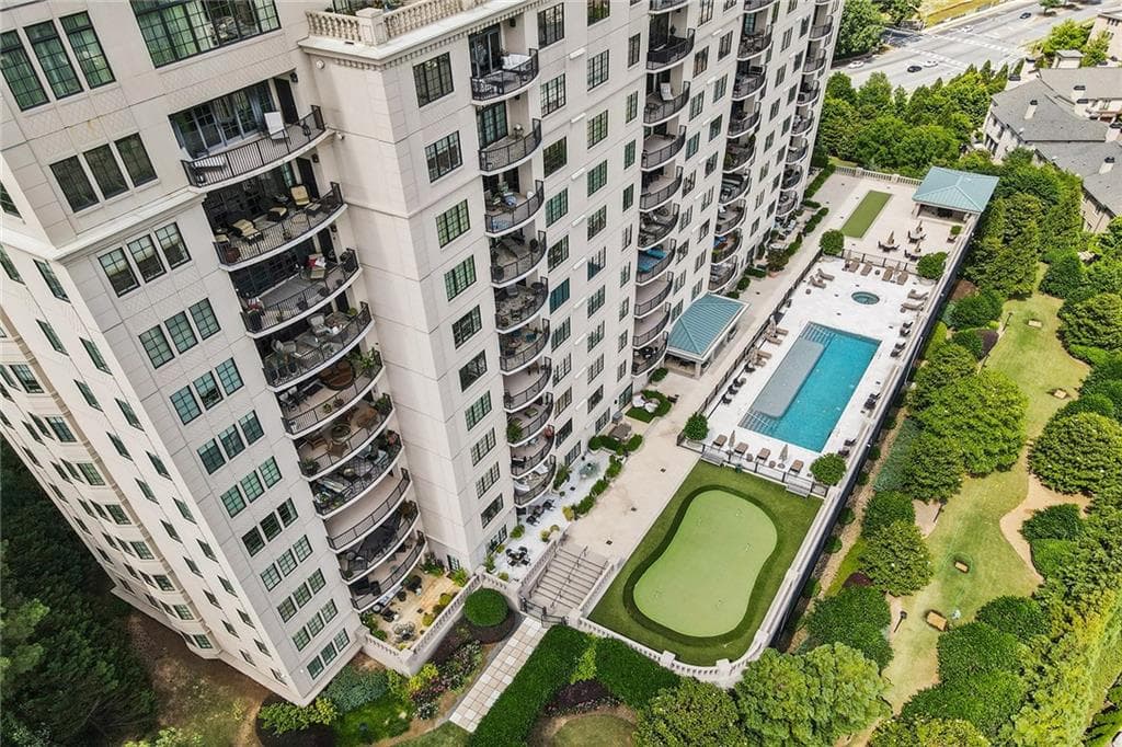 2 bedroom, 3 bathroom, 2,284 sq ft condominium sold at 2700 Paces Ferry Road 205, Atlanta, GA 30339