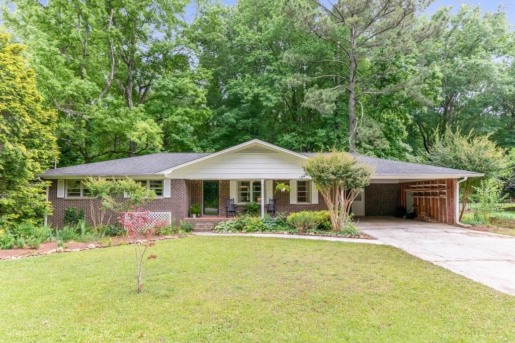 3 bedroom, 3 bathroom, 1,620 sq ft single family residence sold at 1141 Whispering Hills Drive, Bremen, GA 30110