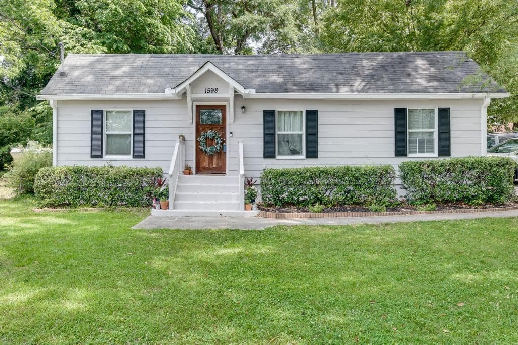 2 bedroom, 2 bathroom, 956 sq ft single family residence sold at 1598 Liberty Avenue, Atlanta, GA 30317