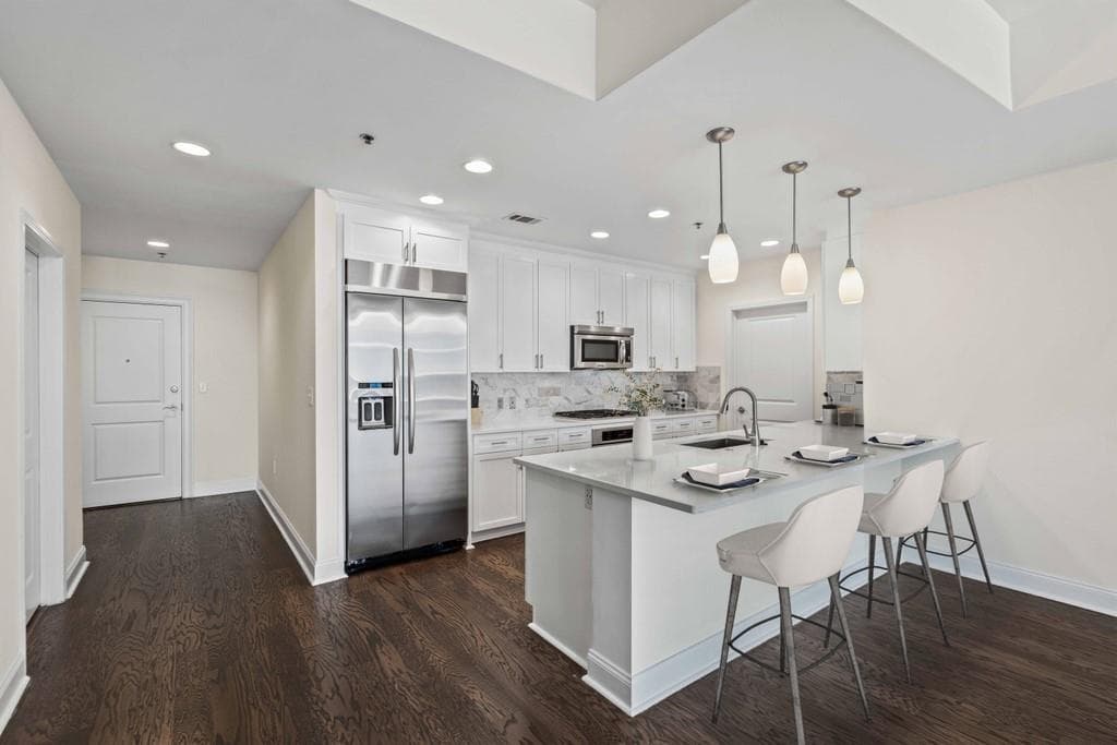 2 bedroom, 3 bathroom, 1,728 sq ft condominium sold at 270 17th Street 2410, Atlanta, GA 30363