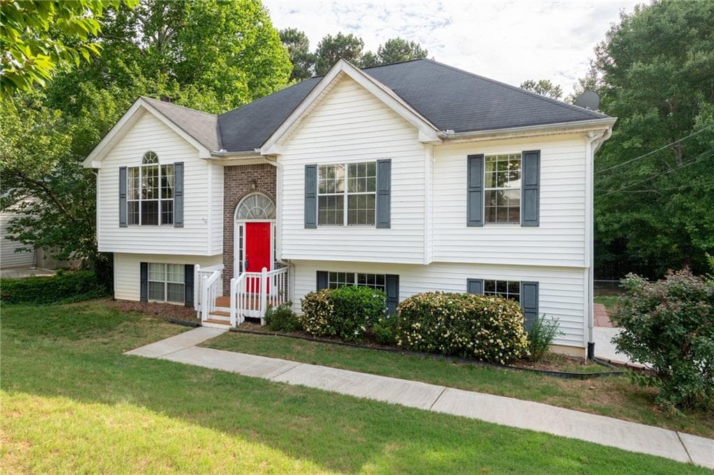 4852 Hunt Club Drive, Flowery Branch, GA 30542 — most recent listing photo