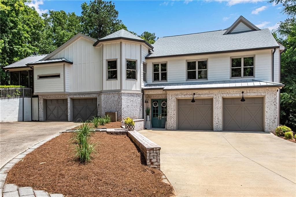 4 bedroom, 6 bathroom, 7,500 sq ft single family residence sold at 895 Pine Grove Pointe Drive, Roswell, GA 30075
