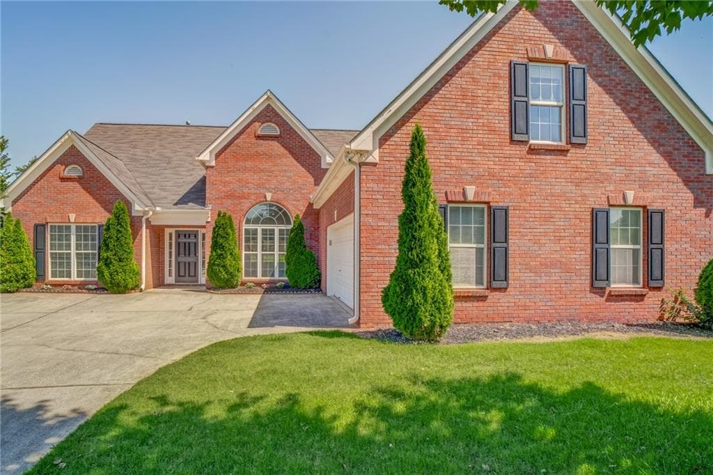 4 bedroom, 2 bathroom, 2,785 sq ft single family residence sold at 8415 Meadowgrove Lane, Gainesville, GA 30506