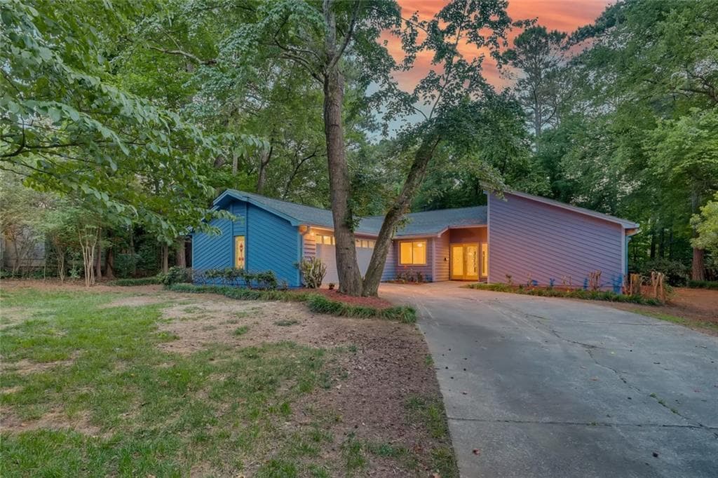 3 bedroom, 3 bathroom single family residence sold at 4289 Inverness Court, Roswell, GA 30075
