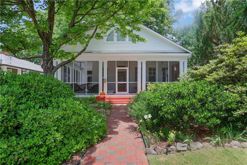 3 bedroom, 3 bathroom, 2,700 sq ft single family residence sold at 648 Woodland Avenue, Atlanta, GA 30316