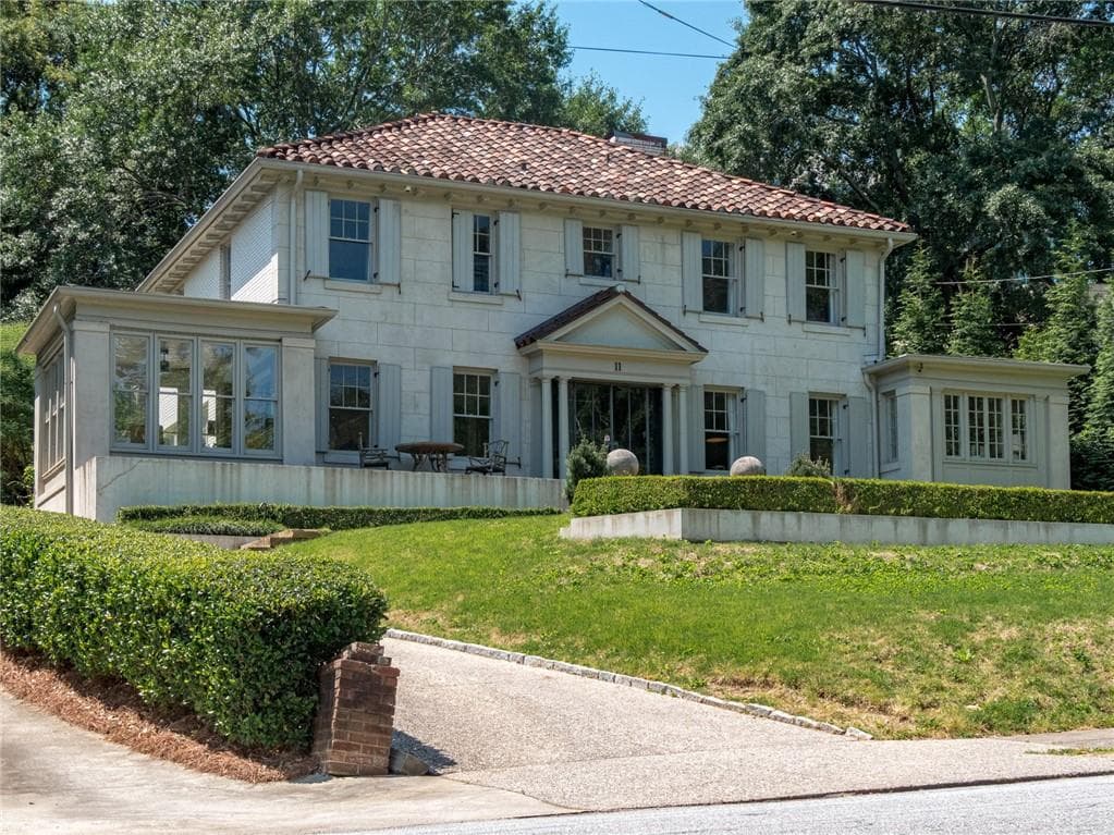 4 bedroom, 4 bathroom single family residence sold at 11 Palisades Road, Atlanta, GA 30309