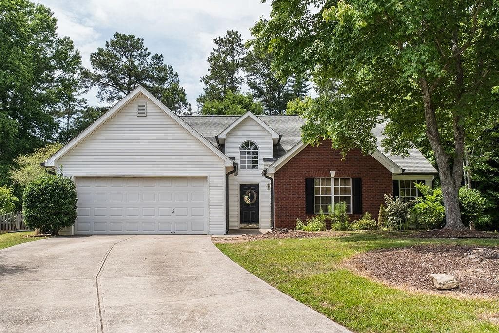 6247 Highgrove Drive, Flowery Branch, GA 30542 — most recent listing photo