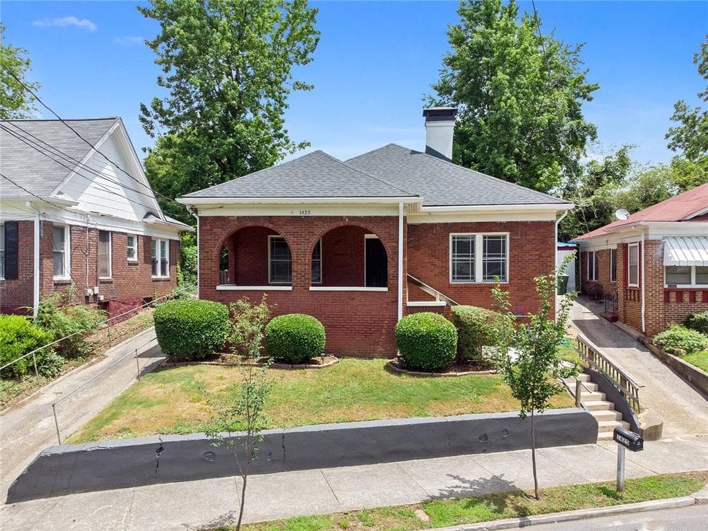 3 bedroom, 1 bathroom, 1,508 sq ft single family residence sold at 1425 Oglethorpe Avenue, Atlanta, GA 30310