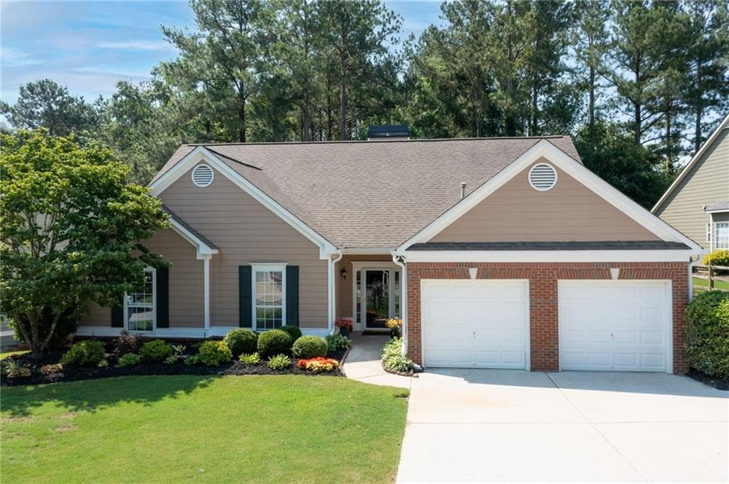 3 bedroom, 2 bathroom, 2,040 sq ft single family residence sold at 32 SOAPSTONE Lane, Acworth, GA 30101