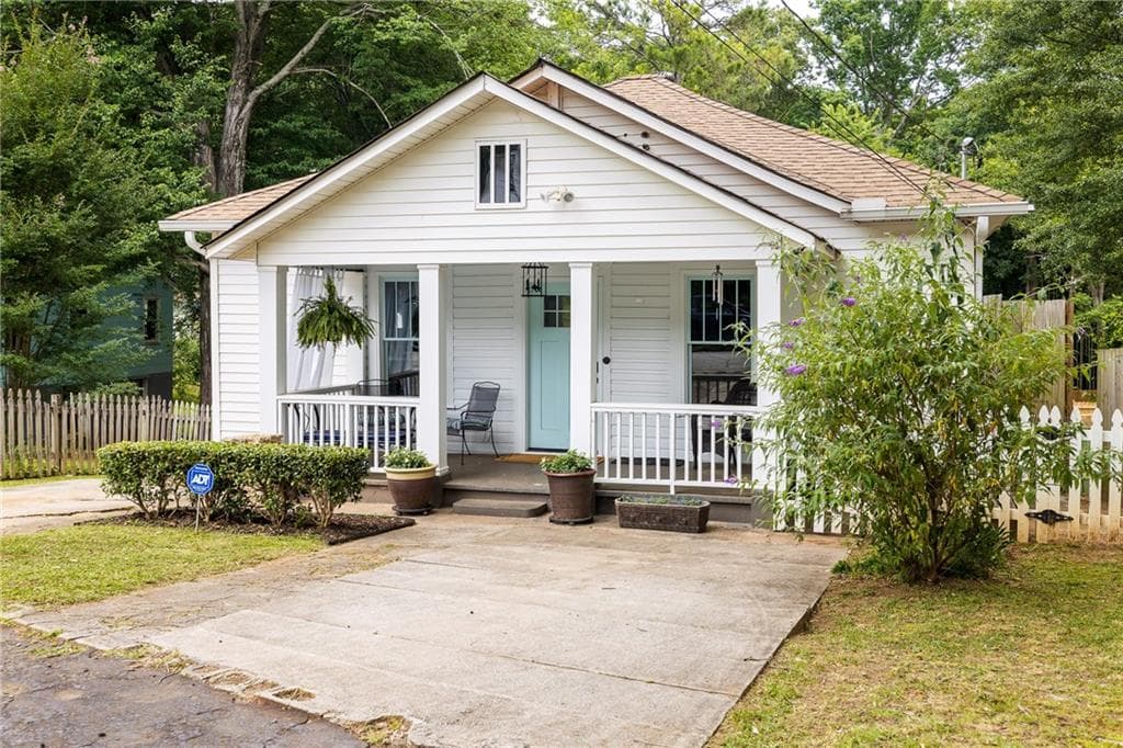 2 bedroom, 1 bathroom, 1,040 sq ft single family residence sold at 658 Federal Terrace, Atlanta, GA 30315