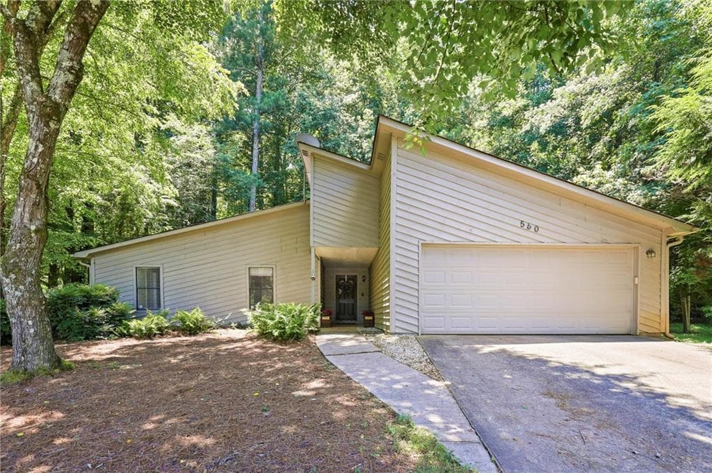 560 S Kimberly Court, Roswell, GA 30076 — most recent listing photo