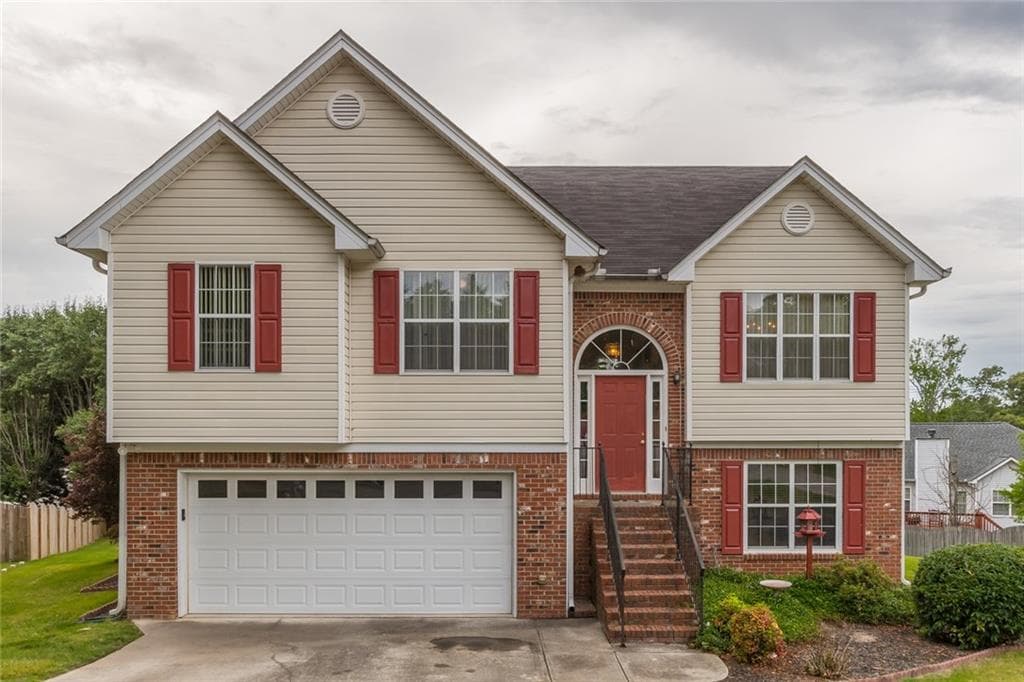 5 bedroom, 4 bathroom, 2,894 sq ft single family residence sold at 3888 Duncan Ives Drive, Buford, GA 30519
