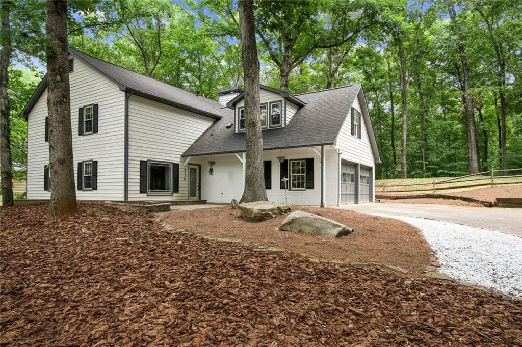 4 bedroom, 3 bathroom, 2,878 sq ft single family residence sold at 9130 Martin Road, Roswell, GA 30076
