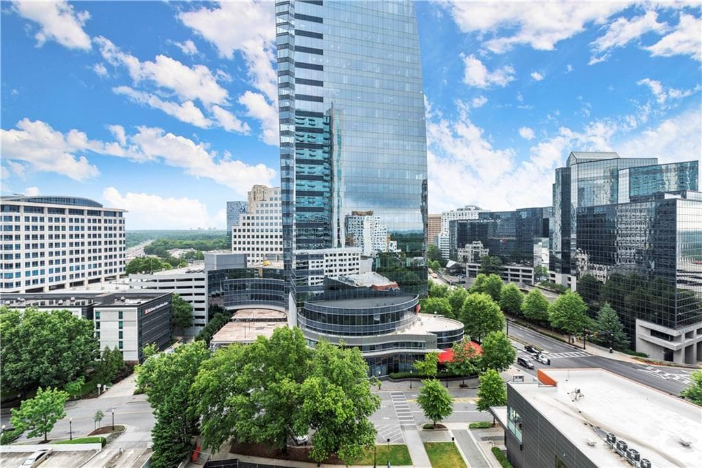 1 bedroom, 1 bathroom, 734 sq ft condominium sold at 3324 Peachtree Road 1113, Atlanta, GA 30326