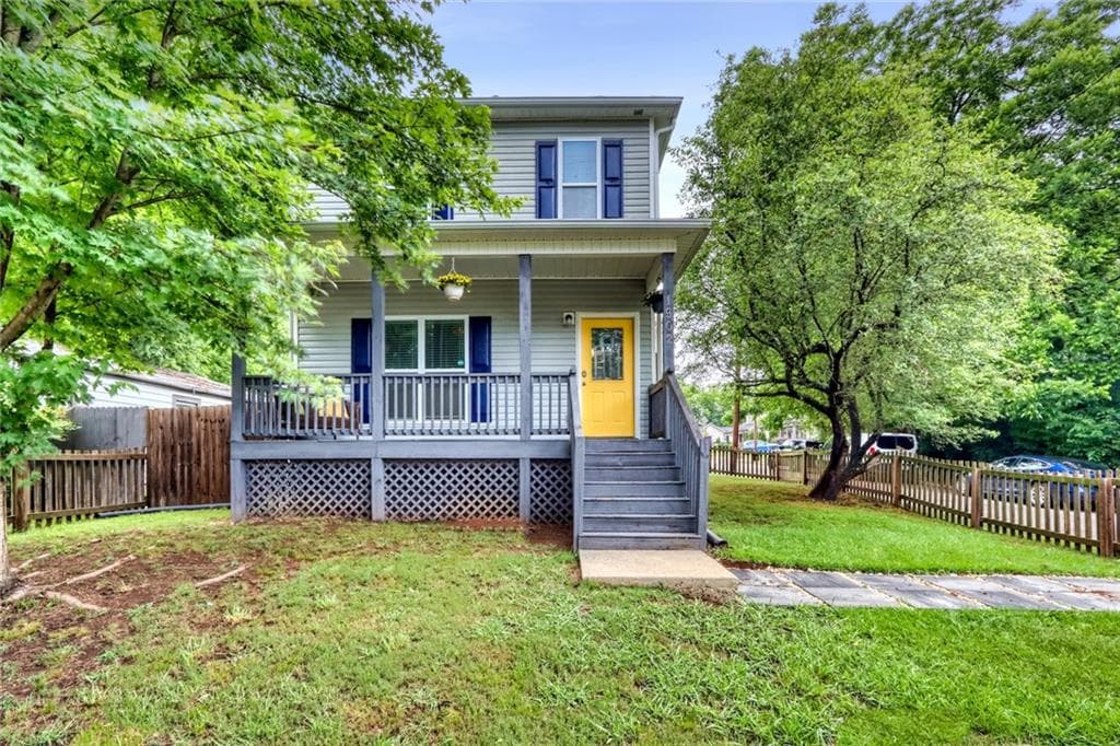 3 bedroom, 3 bathroom, 1,498 sq ft single family residence sold at 1902 Memorial Drive, Atlanta, GA 30317
