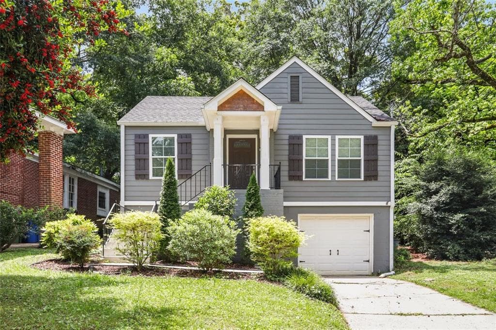 4 bedroom, 2 bathroom, 1,632 sq ft single family residence sold at 1660 ALVARADO Terrace, Atlanta, GA 30310