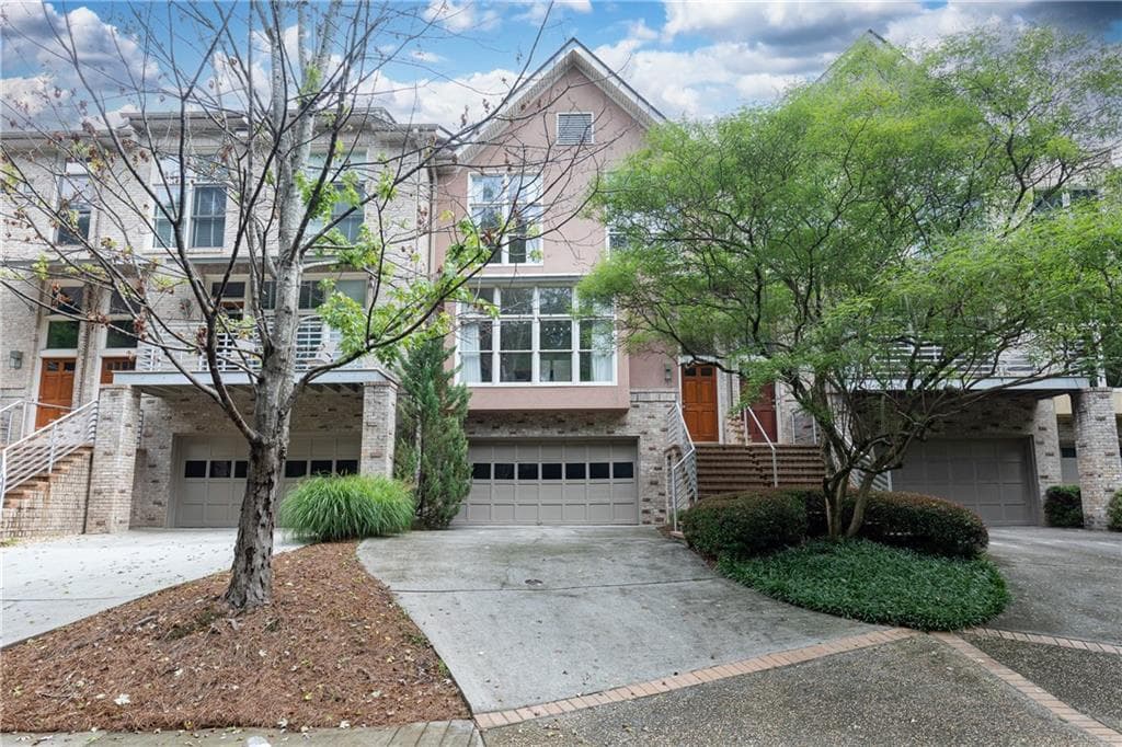 4 bedroom, 4 bathroom, 2,869 sq ft townhouse sold at 1330 Fernwood Circle 1330, Brookhaven, GA 30319