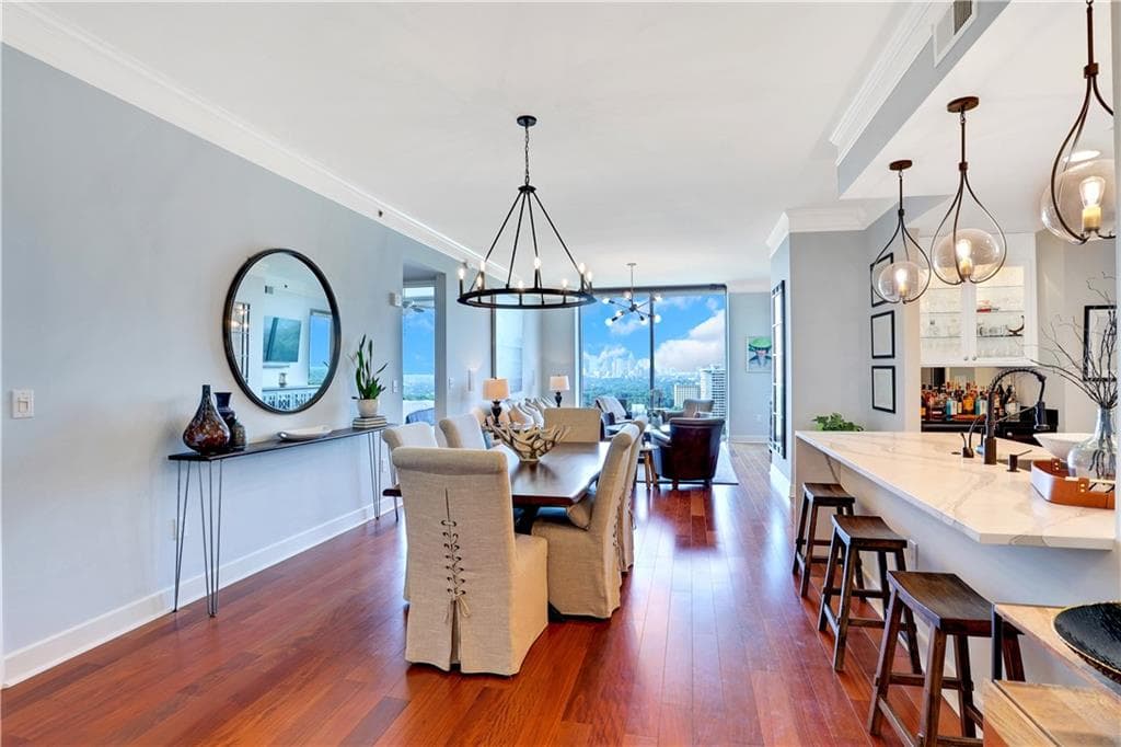 3 bedroom, 4 bathroom, 2,010 sq ft condominium sold at 2795 Peachtree Road 1506, Atlanta, GA 30305