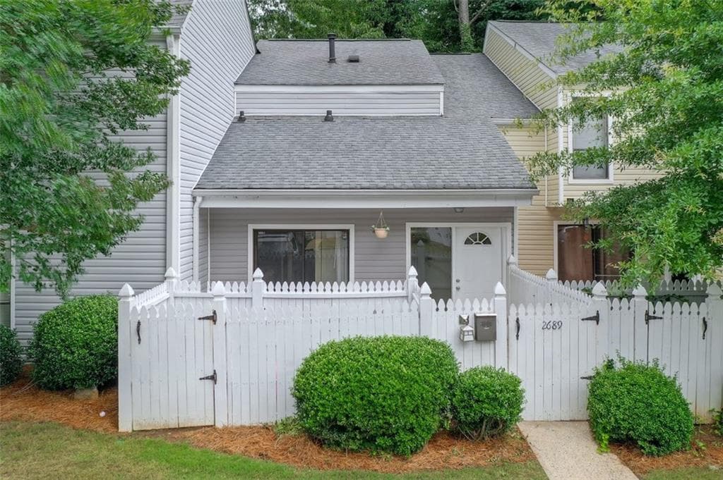 2689 Meadowlawn Drive, Marietta, GA 30067 — most recent listing photo