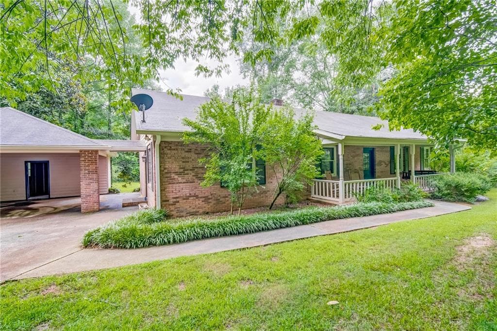 3 bedroom, 2 bathroom, 1,920 sq ft single family residence sold at 15619 Hopewell Road, Milton, GA 30004