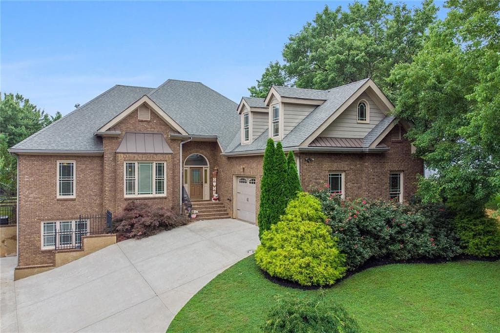 3 bedroom, 2 bathroom, 2,574 sq ft single family residence sold at 4220 N Bend Drive, Acworth, GA 30101