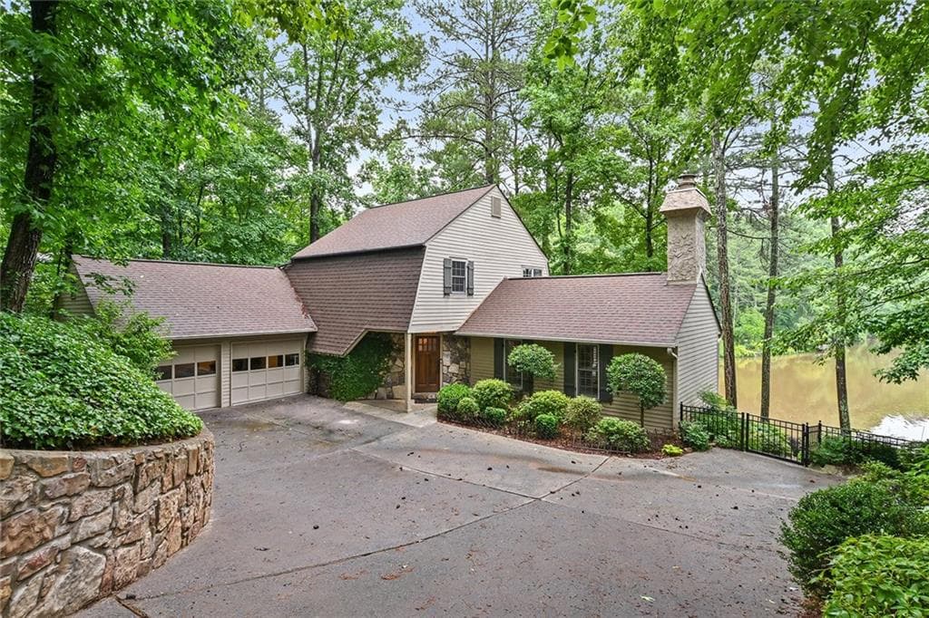4045 Loch Highland Pass, Roswell, GA 30075 — most recent listing photo