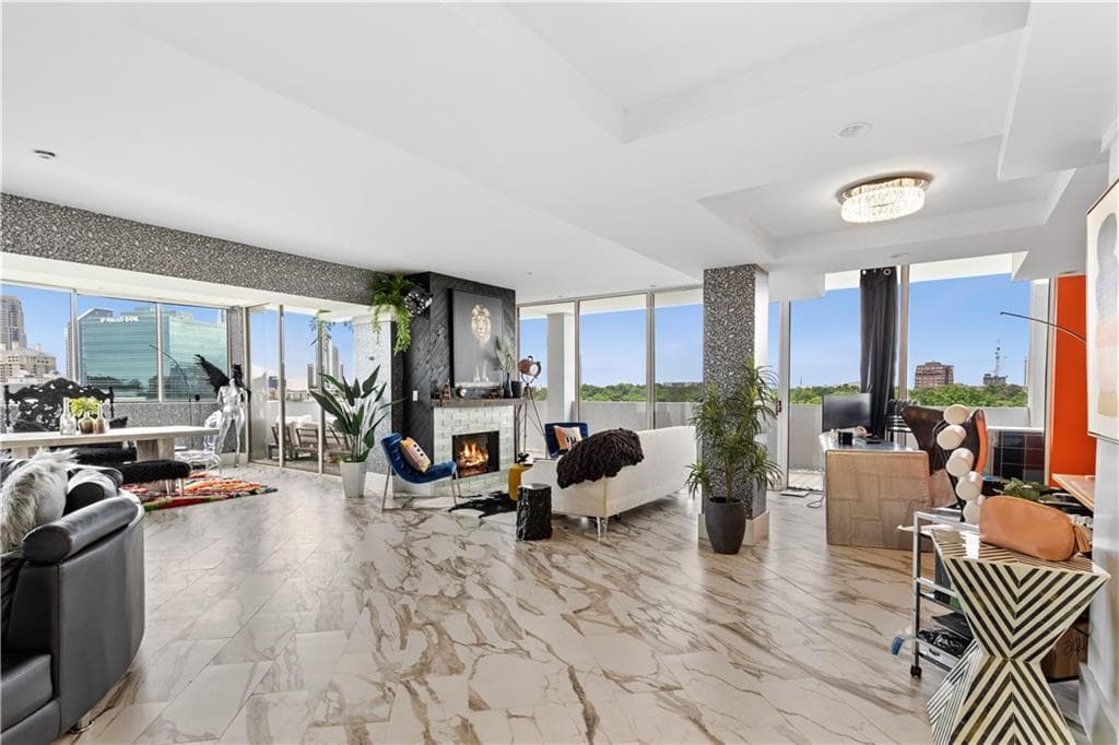 3 bedroom, 3 bathroom, 3,207 sq ft condominium sold at 3530 PIEDMONT Road PH1, Atlanta, GA 30305