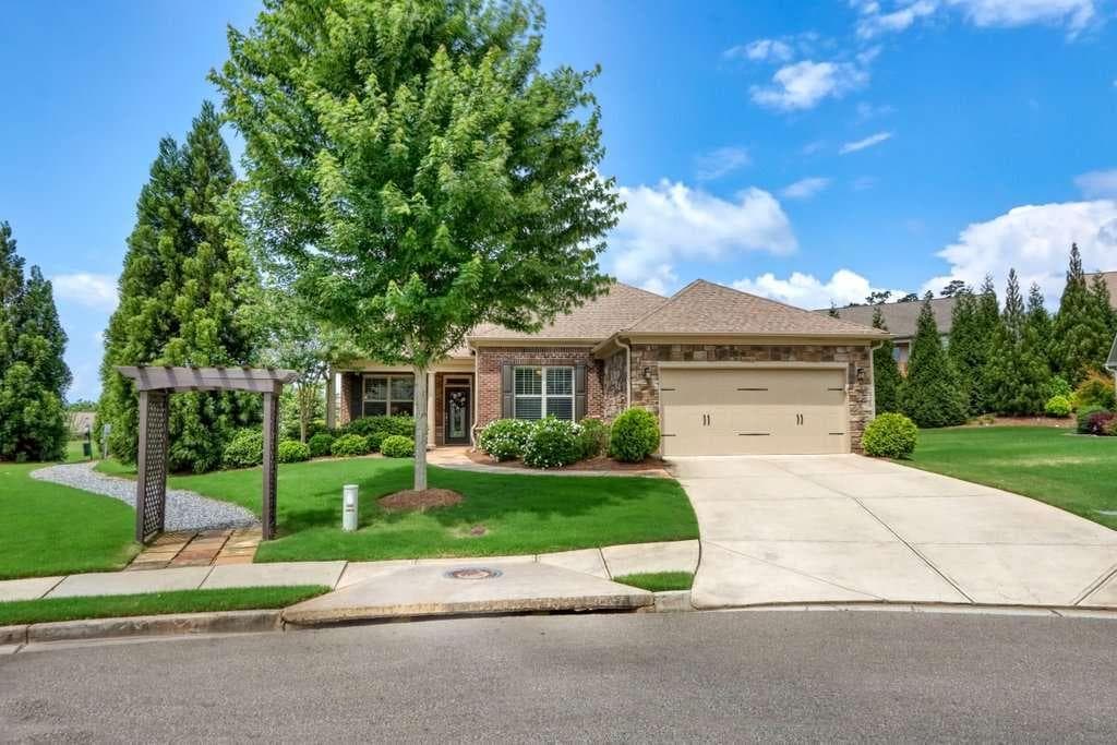 3 bedroom, 2 bathroom, 2,589 sq ft single family residence sold at 660 Hemlock Trail, Canton, GA 30114