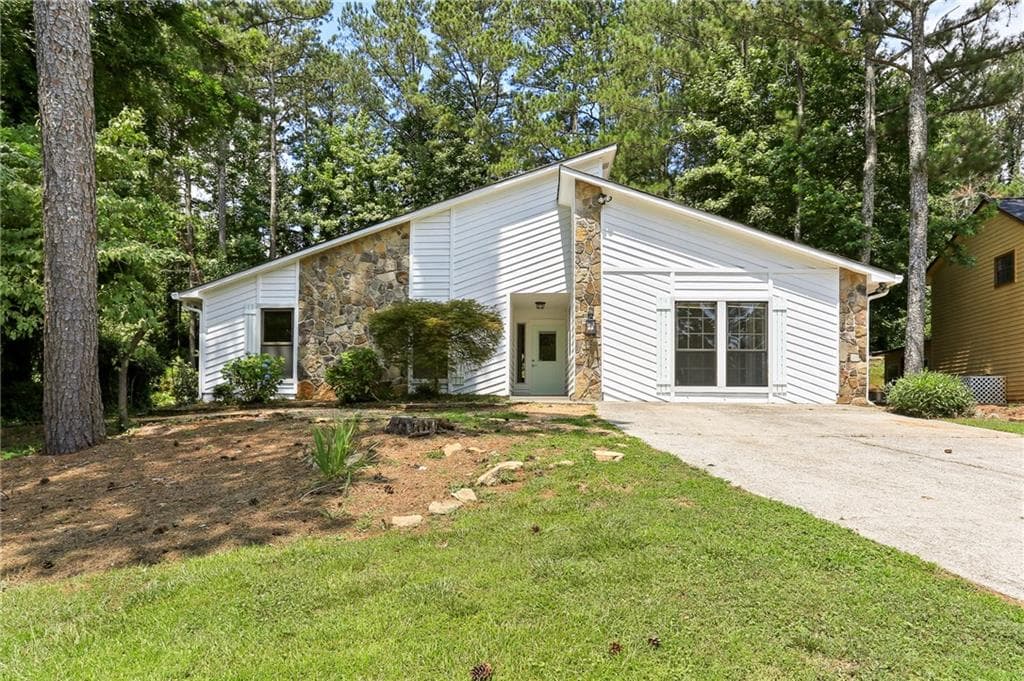 930 Lake Haven Court, Roswell, GA 30076 — most recent listing photo